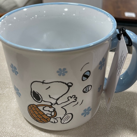 Peanuts Easter Snoopy Blue & White Ceramic Mug NWT - Picture 4 of 5